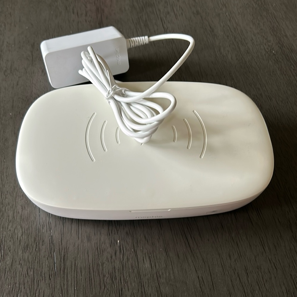 MOPHIE - UV SANITIZER WITH WIRELESS CHARGING - WHITE